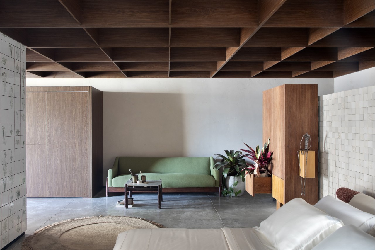 Marca catarinense leva coleção em fibras naturais à Bienal de Arquitetura Brasileira